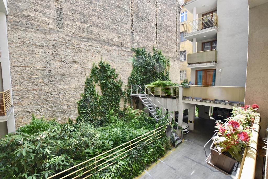 Central Studio Boulevard بودابست المظهر الخارجي الصورة